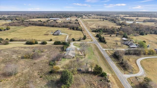 4138 County Road 1083, Celeste, TX 75423