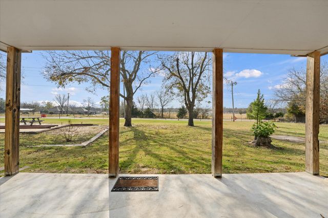 4138 County Road 1083, Celeste, TX 75423