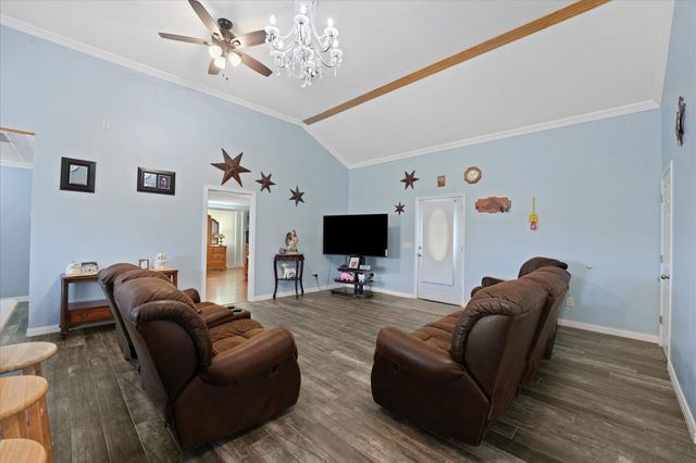 4138 County Road 1083, Celeste, TX 75423