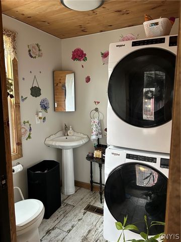 107 Hazel Street, Salina, NY 13088