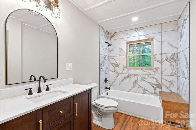 3781 S 226 Highway, Bakersville, NC 28705