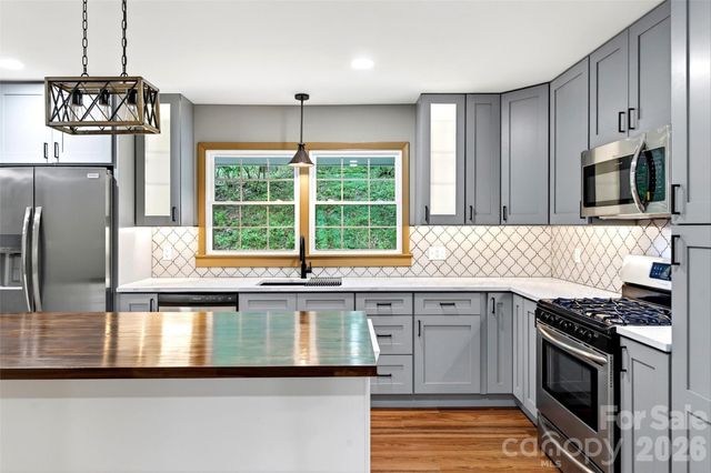 3781 S 226 Highway, Bakersville, NC 28705