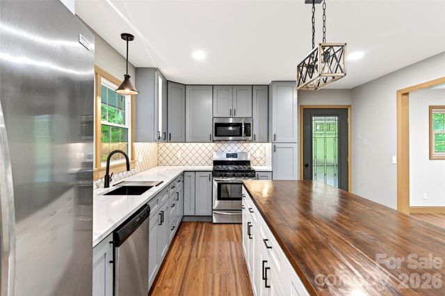 3781 S 226 Highway, Bakersville, NC 28705