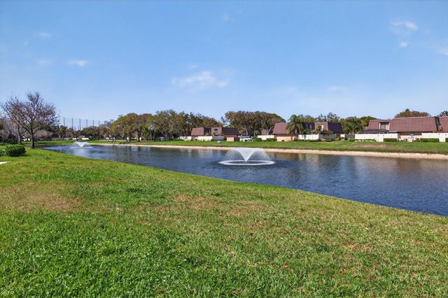 7811 78th Way, West Palm Beach, FL 33407