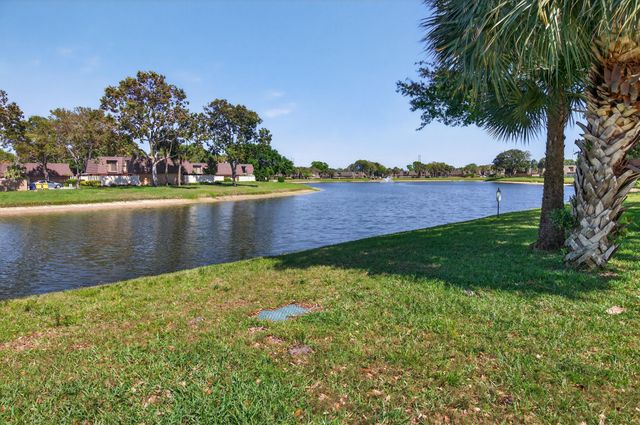 7811 78th Way, West Palm Beach, FL 33407