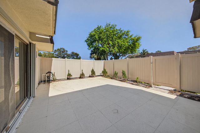 7811 78th Way, West Palm Beach, FL 33407