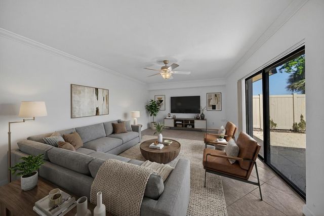 7811 78th Way, West Palm Beach, FL 33407