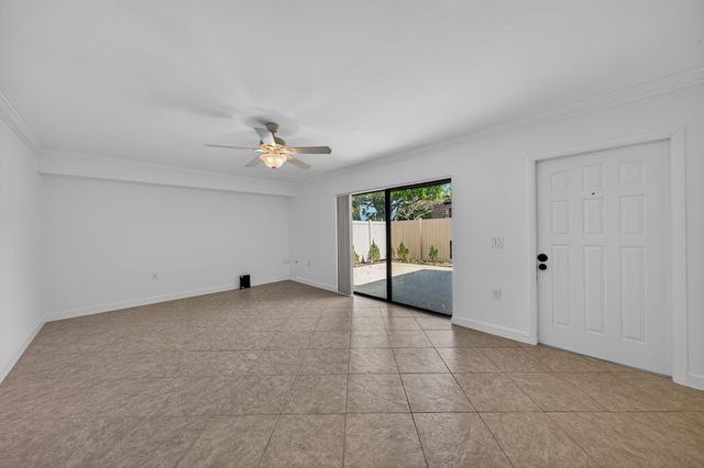 7811 78th Way, West Palm Beach, FL 33407