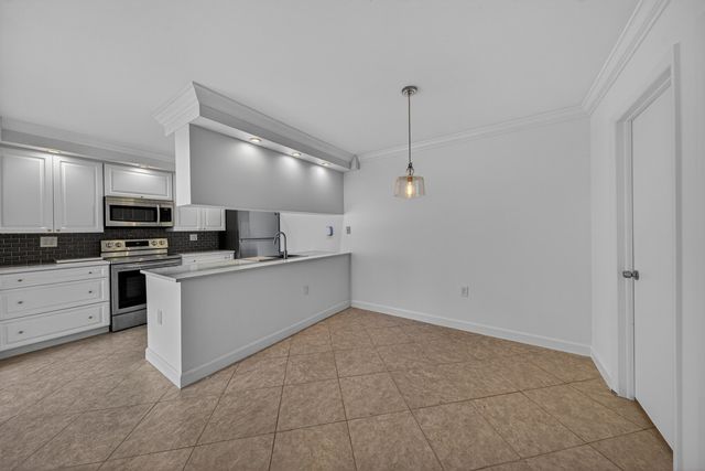 7811 78th Way, West Palm Beach, FL 33407