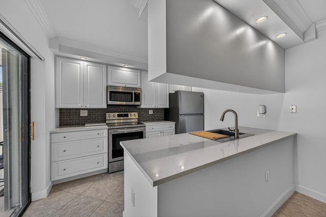 7811 78th Way, West Palm Beach, FL 33407