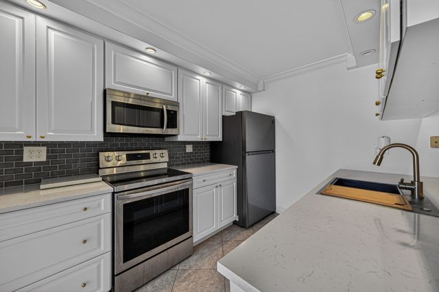 7811 78th Way, West Palm Beach, FL 33407