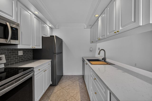 7811 78th Way, West Palm Beach, FL 33407