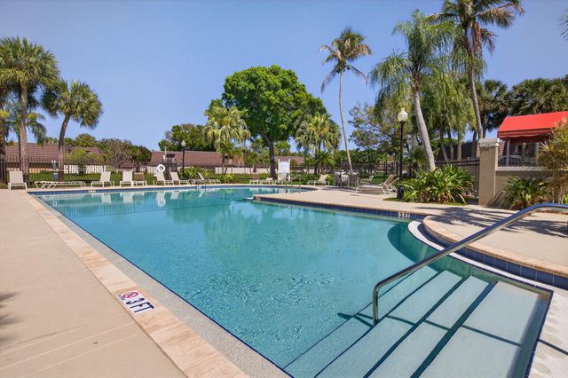 7811 78th Way, West Palm Beach, FL 33407