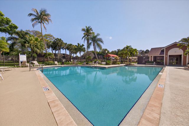 7811 78th Way, West Palm Beach, FL 33407