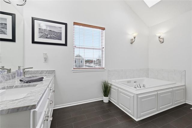 15603 Cedar Street, Basehor, KS 66007