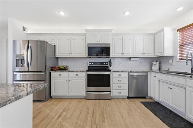 15603 Cedar Street, Basehor, KS 66007