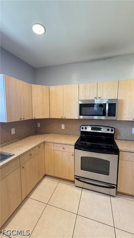 2902 Colin AVE S, Lehigh Acres, FL 33976