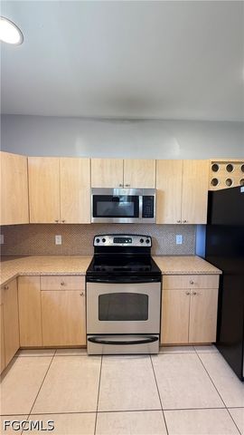 2902 Colin AVE S, Lehigh Acres, FL 33976