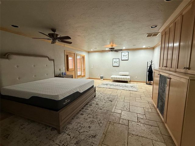 1004 Oak Tree Drive, Edmond, OK 73025