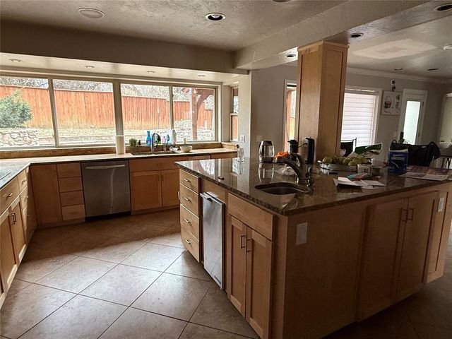 1004 Oak Tree Drive, Edmond, OK 73025