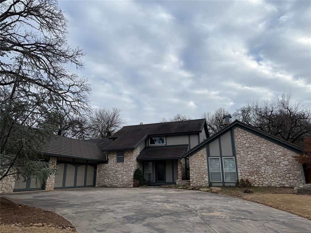 1004 Oak Tree Drive, Edmond, OK 73025
