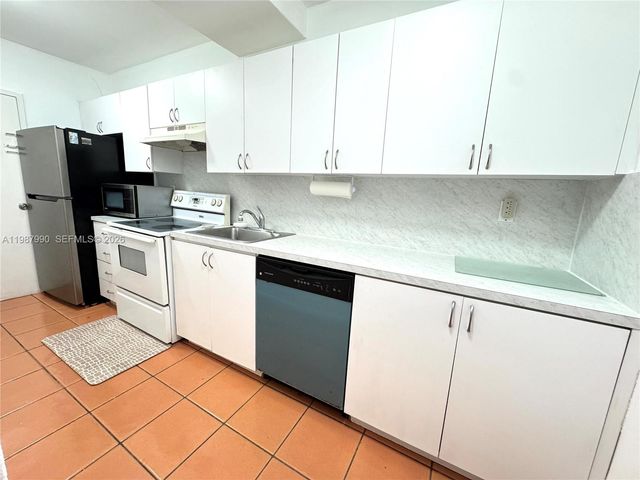 100 Lincoln Rd 836, Miami Beach, FL 33139