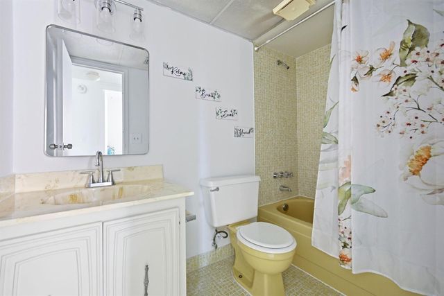 2801 Somerset Drive 401, Lauderdale Lakes, FL 33311
