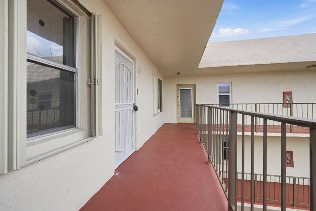 2801 Somerset Drive 401, Lauderdale Lakes, FL 33311