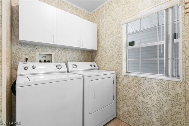 289 Riverwood RD, Naples, FL 34114