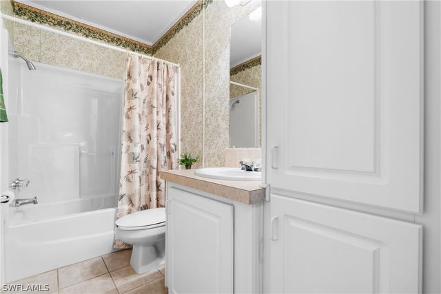 289 Riverwood RD, Naples, FL 34114