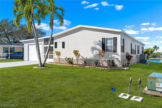 289 Riverwood RD, Naples, FL 34114