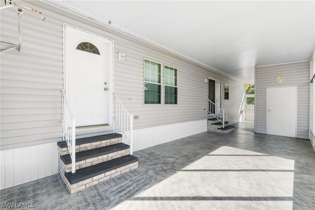 289 Riverwood RD, Naples, FL 34114