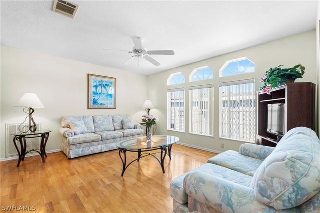 289 Riverwood RD, Naples, FL 34114