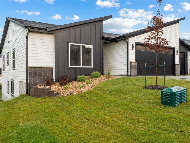 322 Sierra Trace, Coralville, IA 52241