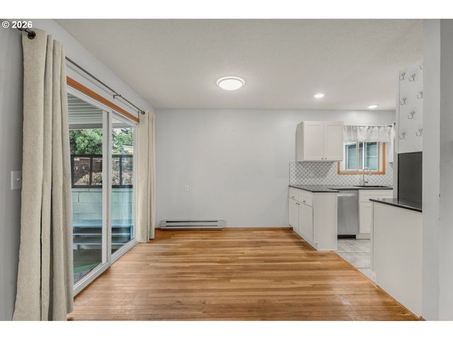 12295 Se MAIN St, Portland, OR 97233
