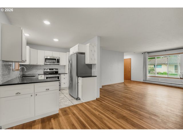 12295 Se MAIN St, Portland, OR 97233