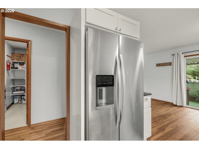 12295 Se MAIN St, Portland, OR 97233