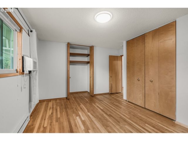 12295 Se MAIN St, Portland, OR 97233