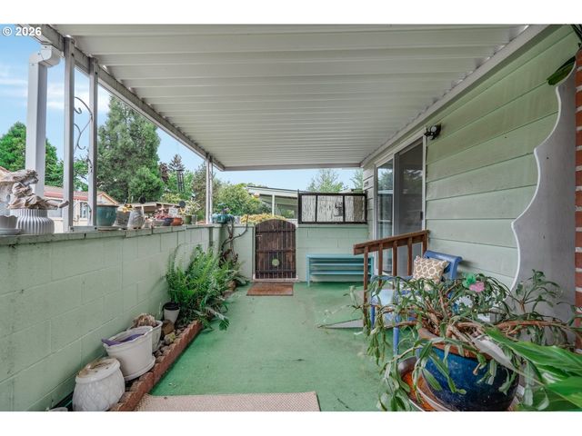 12295 Se MAIN St, Portland, OR 97233
