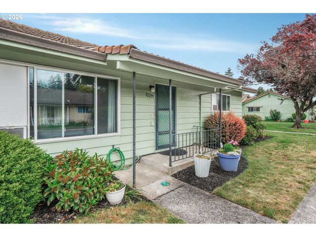 12295 Se MAIN St, Portland, OR 97233