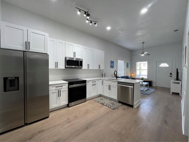 1106 W LA SALLE STREET, Tampa, FL 33607