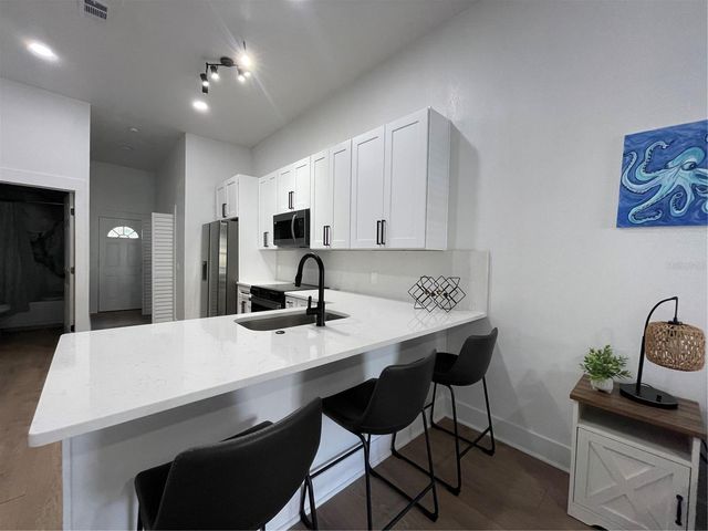 1106 W LA SALLE STREET, Tampa, FL 33607