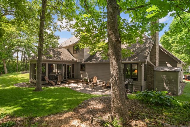 4824 Whispering Court, Eagan, MN 55122