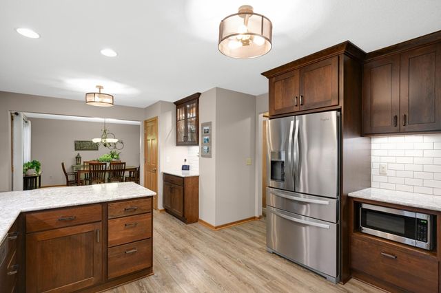4824 Whispering Court, Eagan, MN 55122