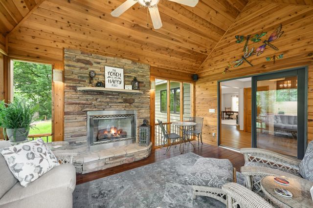 4824 Whispering Court, Eagan, MN 55122