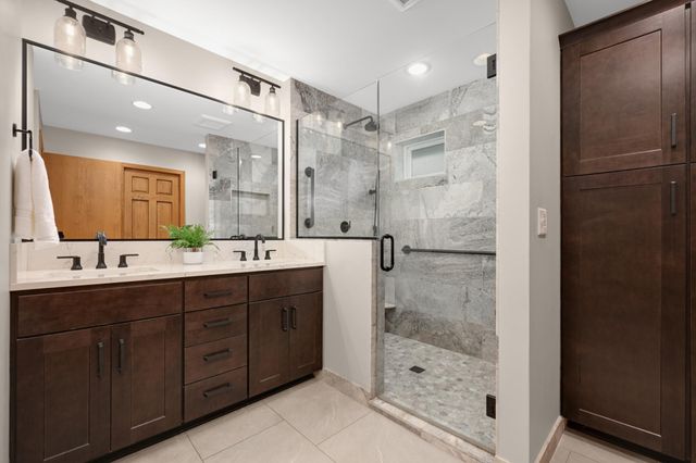 4824 Whispering Court, Eagan, MN 55122