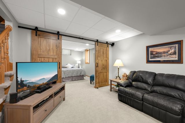 4824 Whispering Court, Eagan, MN 55122