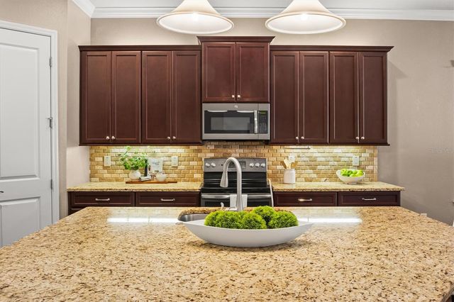 6055 STONEY CREEK PLACE, Lakeland, FL 33811