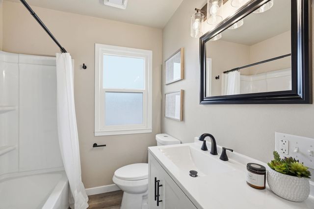 2104 W Mansfield Ct, Spokane, WA 99205