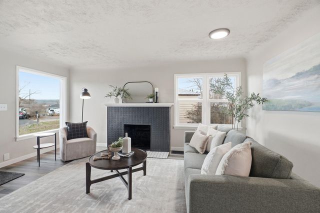 2104 W Mansfield Ct, Spokane, WA 99205